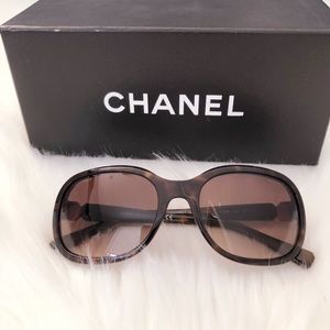 CHANEL Dark Brown Havana Tortoise 5286 Sunglasses